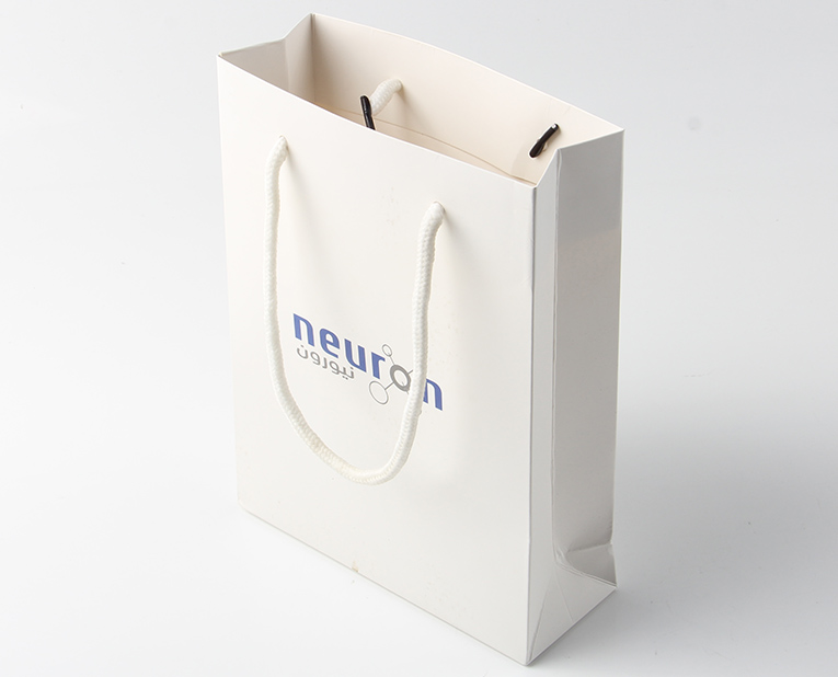 衣服紙袋廠家-廣州駿業(yè)包裝實業(yè)有限公司 衣服紙袋廠家