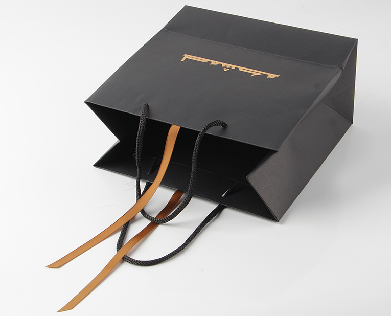 當印品出現了劃痕皮具紙袋工廠是怎么一一排查出原因的？