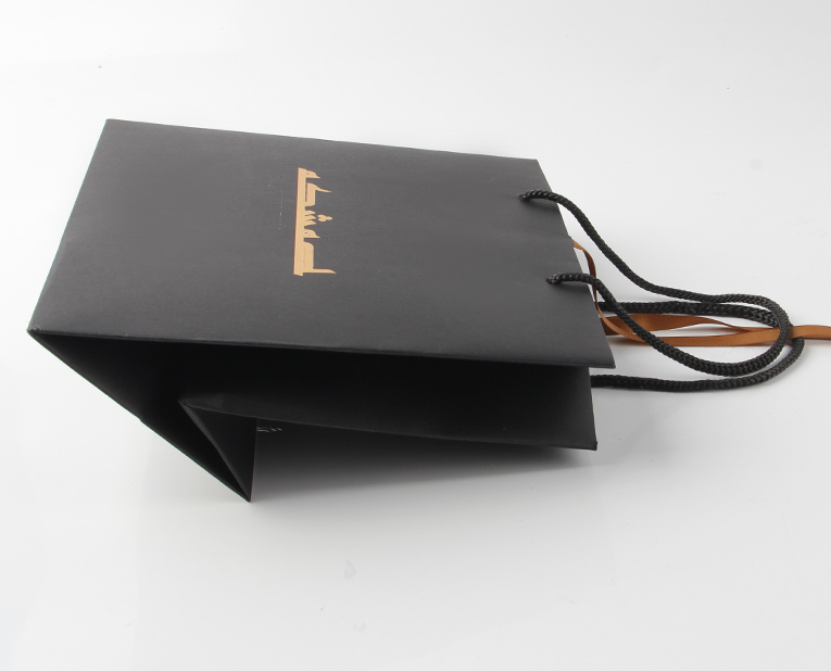 當印品出現了劃痕皮具紙袋工廠是怎么一一排查出原因的？