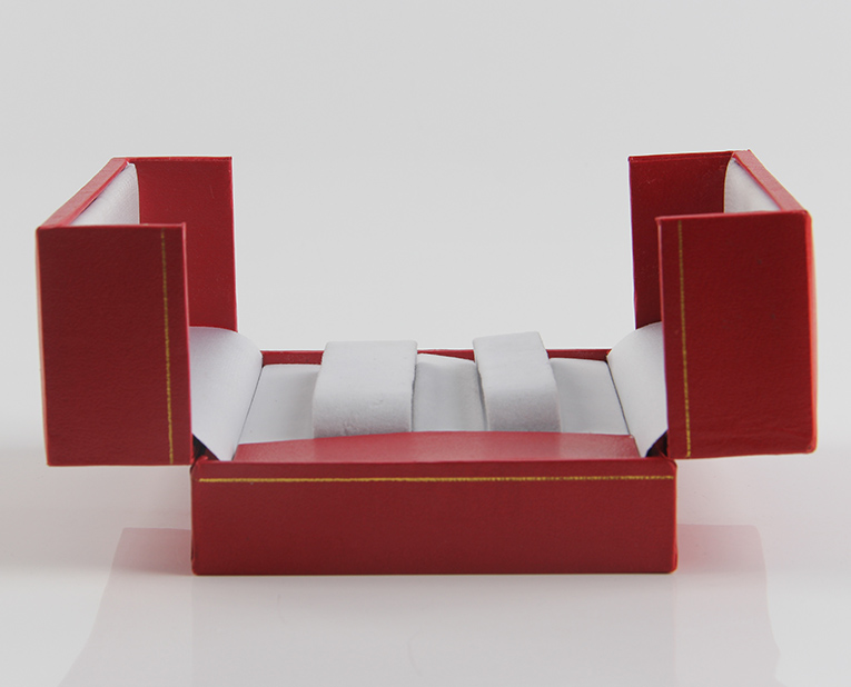 你的盒子油墨脫粉？看看手表包裝盒生產廠家是怎么解決的吧