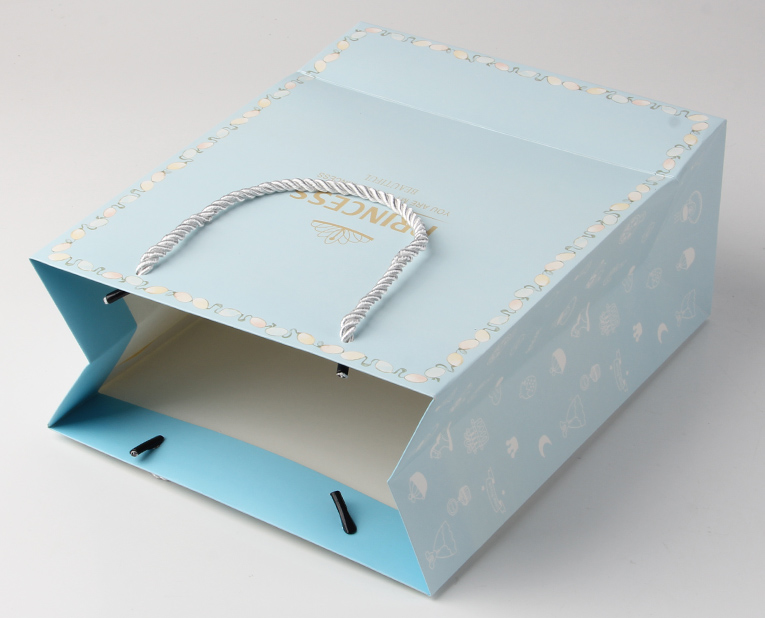 化妝品紙袋在定做過程中容易遺忘可以避免覆膜出錯(cuò)的知識(shí) 化妝品紙袋在定做過程中容易遺忘可以避免覆膜出錯(cuò)的知識(shí)