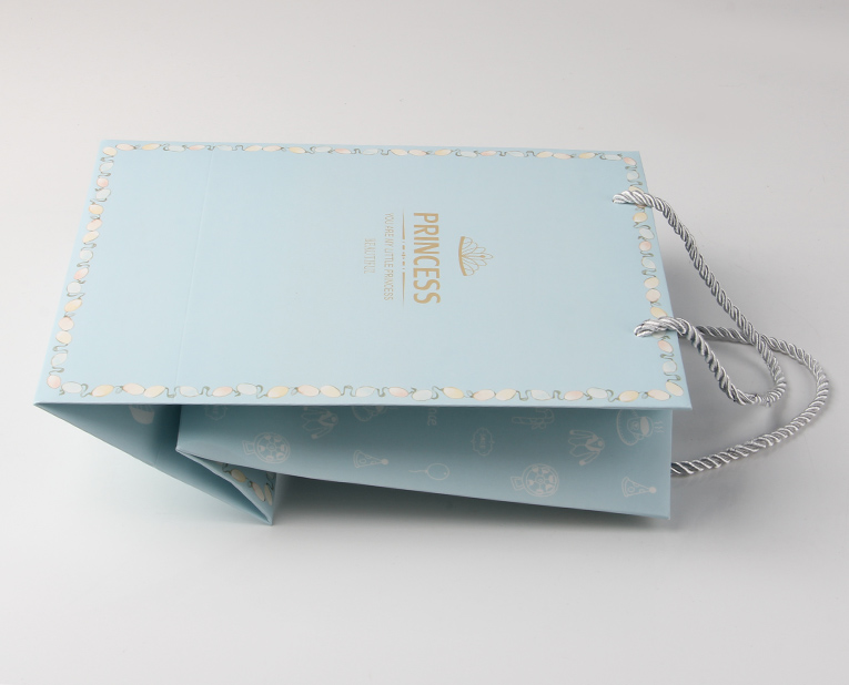 化妝品紙袋在定做過程中容易遺忘可以避免覆膜出錯(cuò)的知識(shí) 化妝品紙袋在定做過程中容易遺忘可以避免覆膜出錯(cuò)的知識(shí)