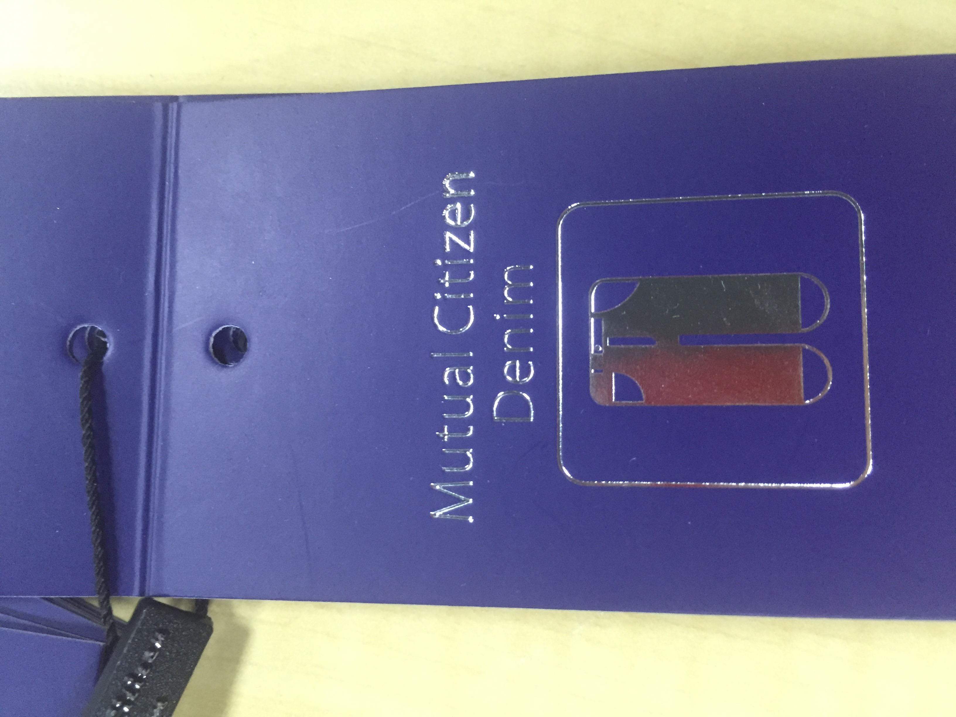 評測此款服裝紙牌設計的燙印工藝1優2劣之處 評測此款服裝紙牌設計的燙印工藝1優2劣之處