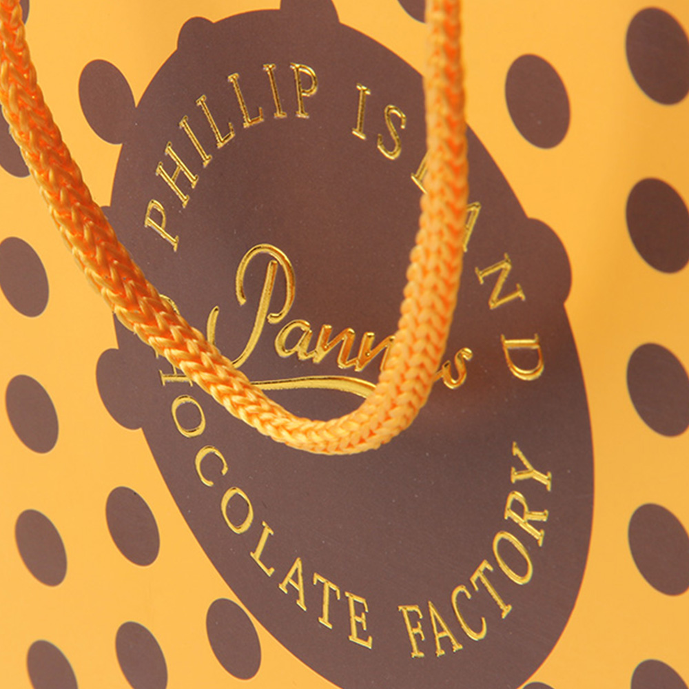 相機紙袋生產廠家的業務同事當時就&ldquo;O&rdquo;嘴了