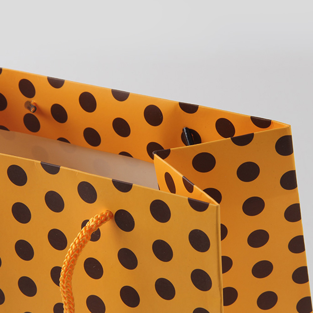 相機紙袋生產廠家的業務同事當時就&ldquo;O&rdquo;嘴了