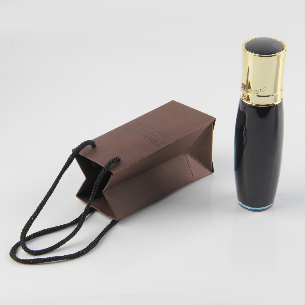 充電器的產(chǎn)品這么小紙袋是不是也該做這么小呢? 充電器的產(chǎn)品這么小紙袋是不是也該做這么小呢?